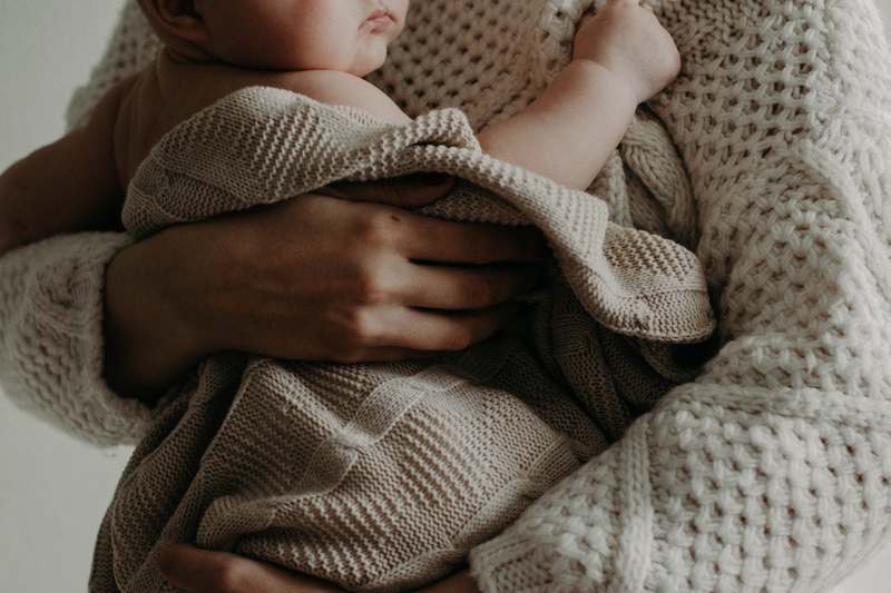 Como fazer bebê dormir à noite toda? Criamos algumas dicas para seu filho pegar no sono mais fácil